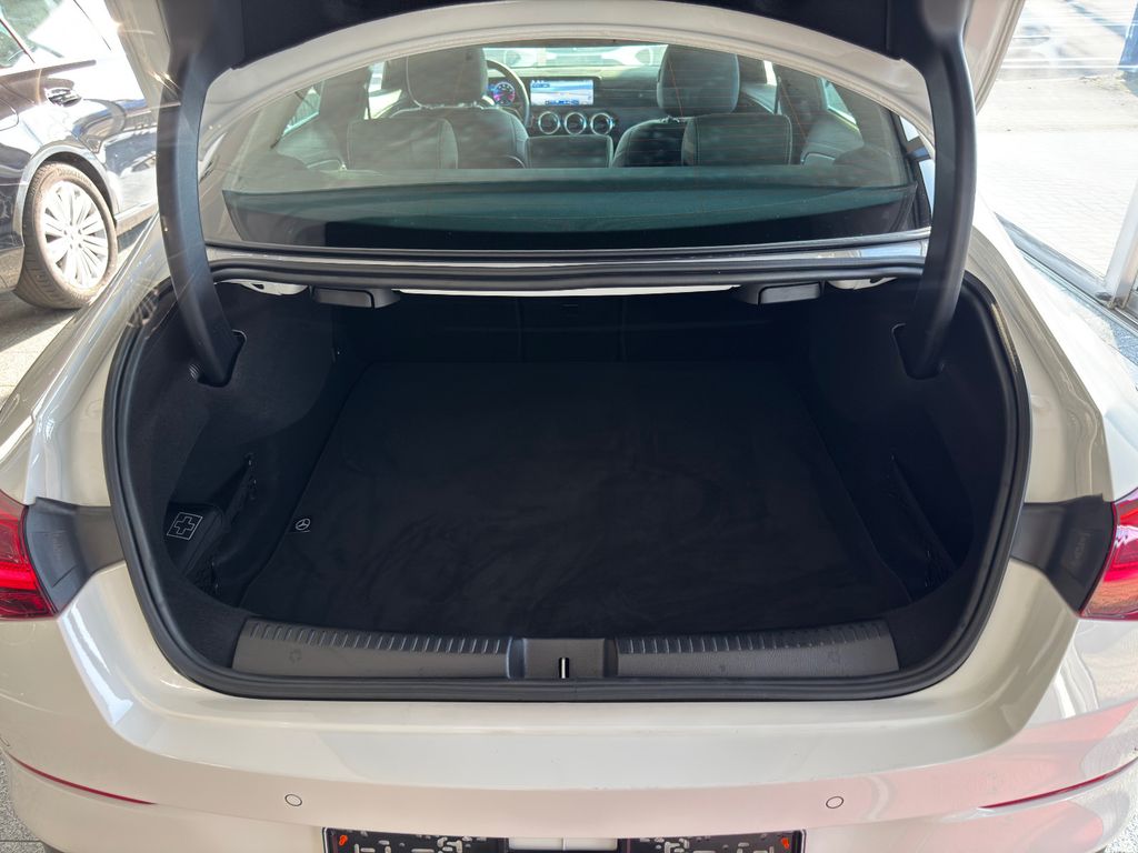 Mercedes-Benz CLA 180 2024