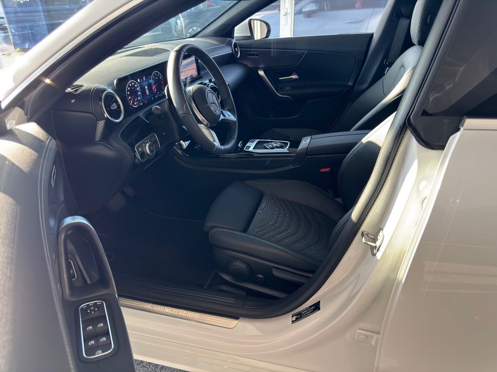 Mercedes-Benz CLA 180 2024