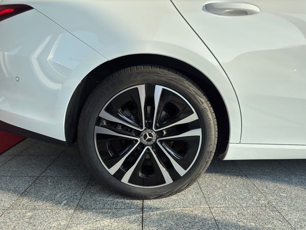 Mercedes-Benz CLA 180 2024