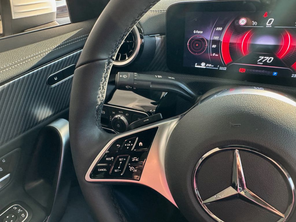 Mercedes-Benz CLA 180 2024