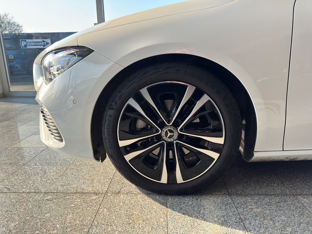 Mercedes-Benz CLA 180 2024