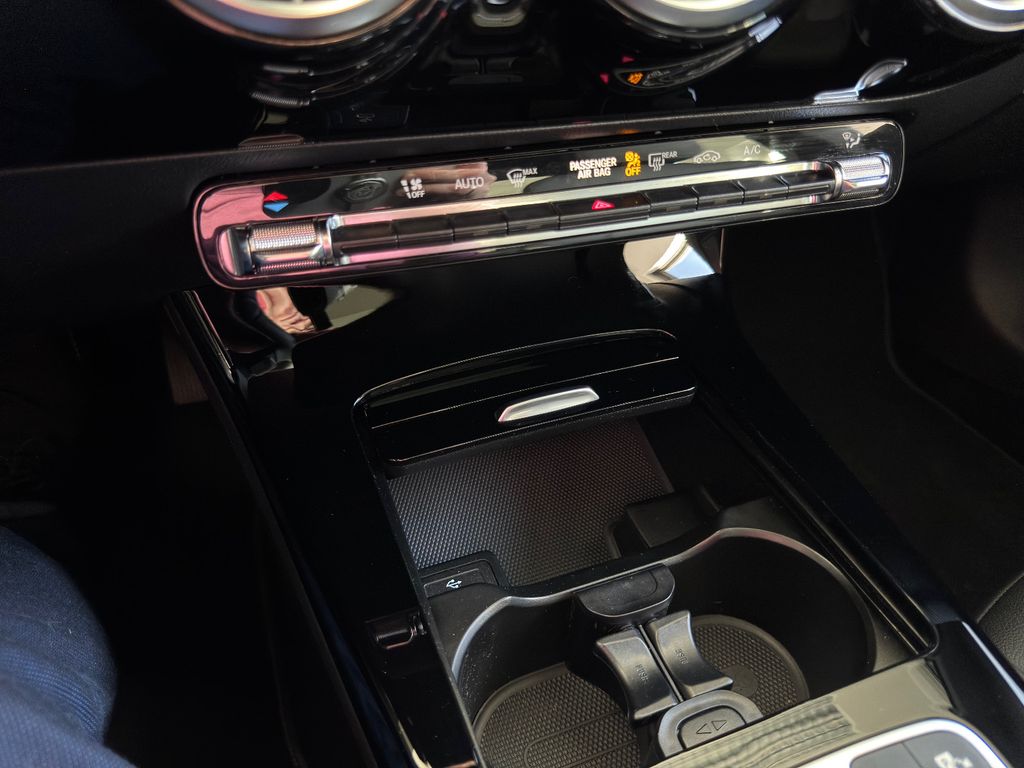 Mercedes-Benz CLA 180 2024