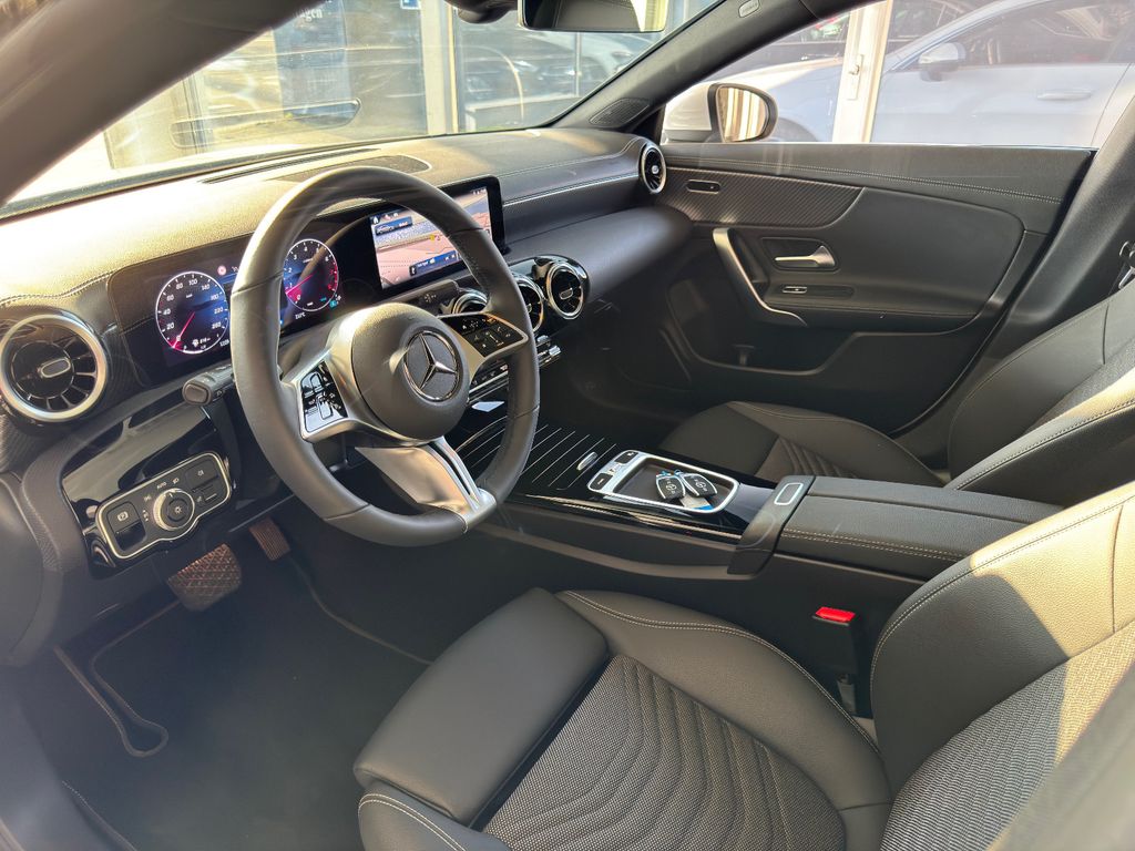 Mercedes-Benz CLA 180 2024