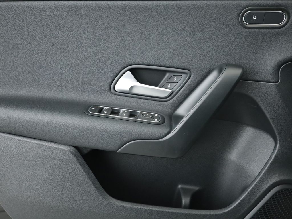 Mercedes-Benz A 180 2021