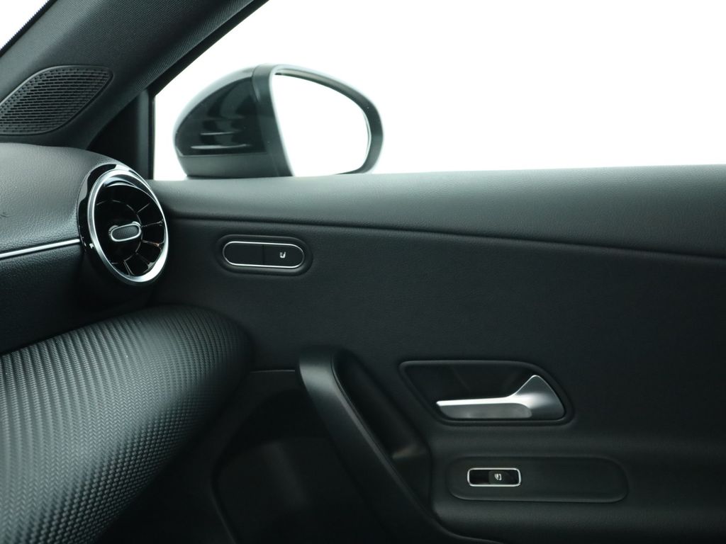 Mercedes-Benz A 180 2021