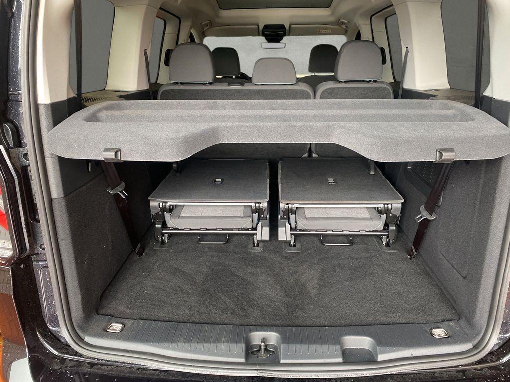 Ford Grand Tourneo 2024