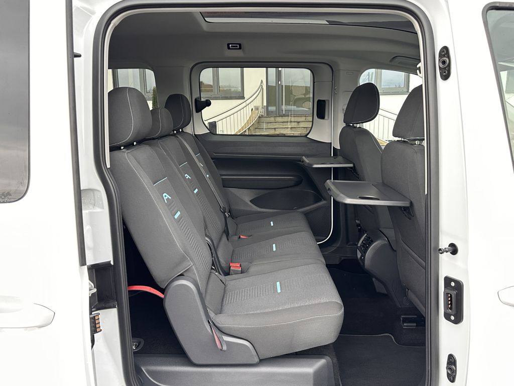 Ford Tourneo Connect 2025
