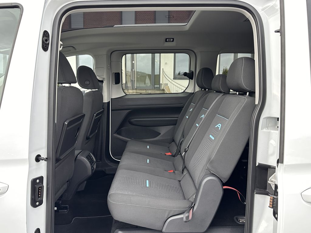 Ford Tourneo Connect 2025