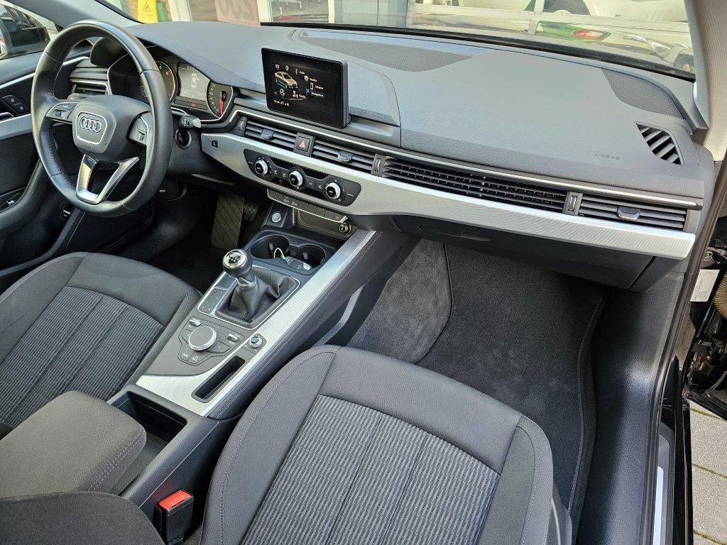 Audi A4 2019
