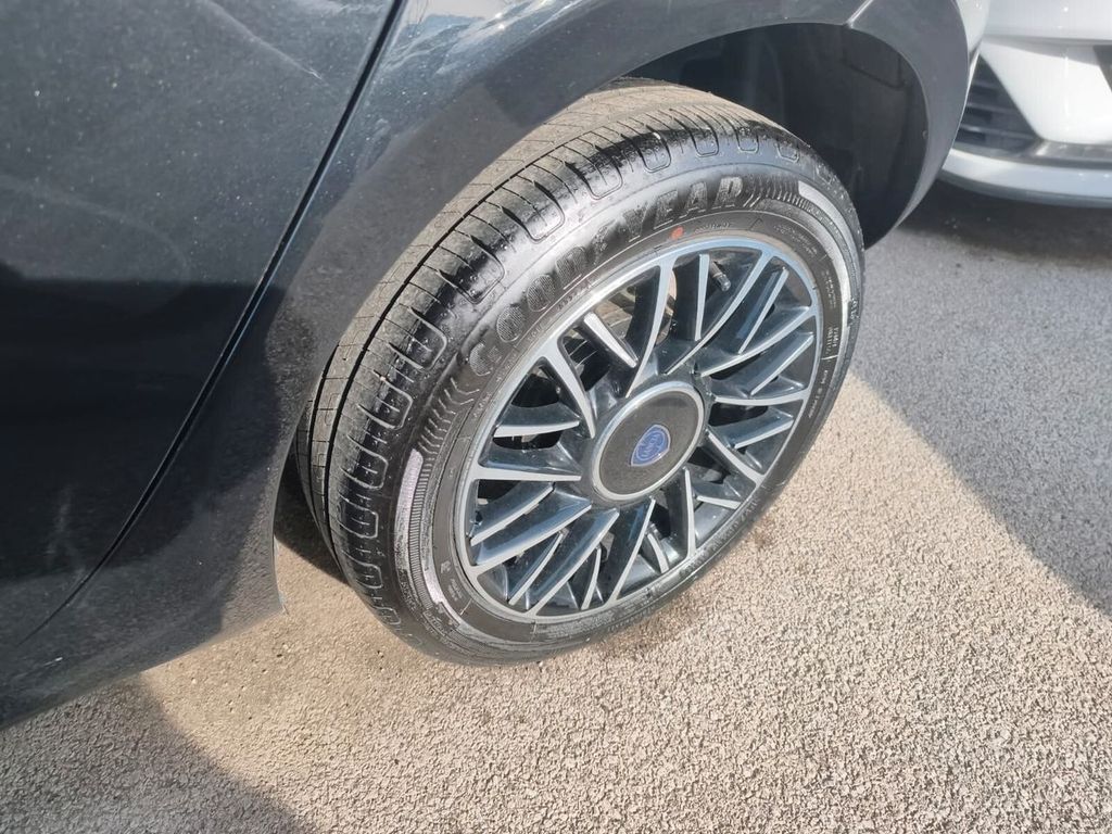 Lancia Ypsilon 2024