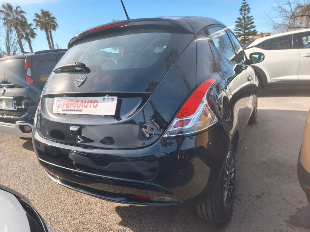 Lancia Ypsilon 2024