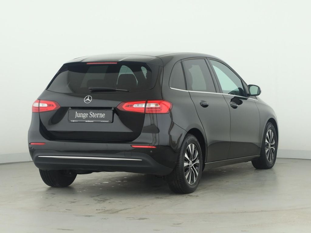 Mercedes-Benz B 180 2023
