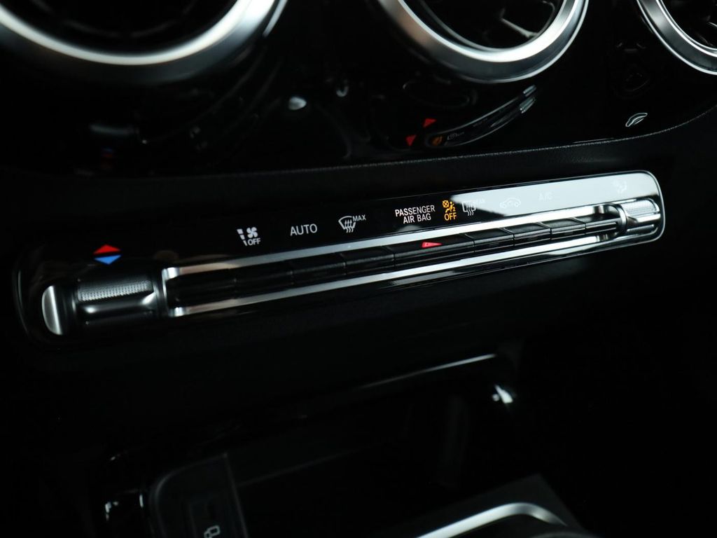 Mercedes-Benz B 180 2023