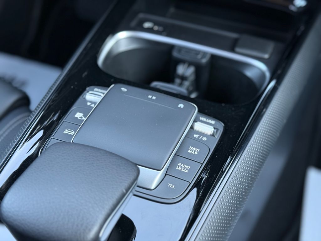 Mercedes-Benz GLB 200 2022