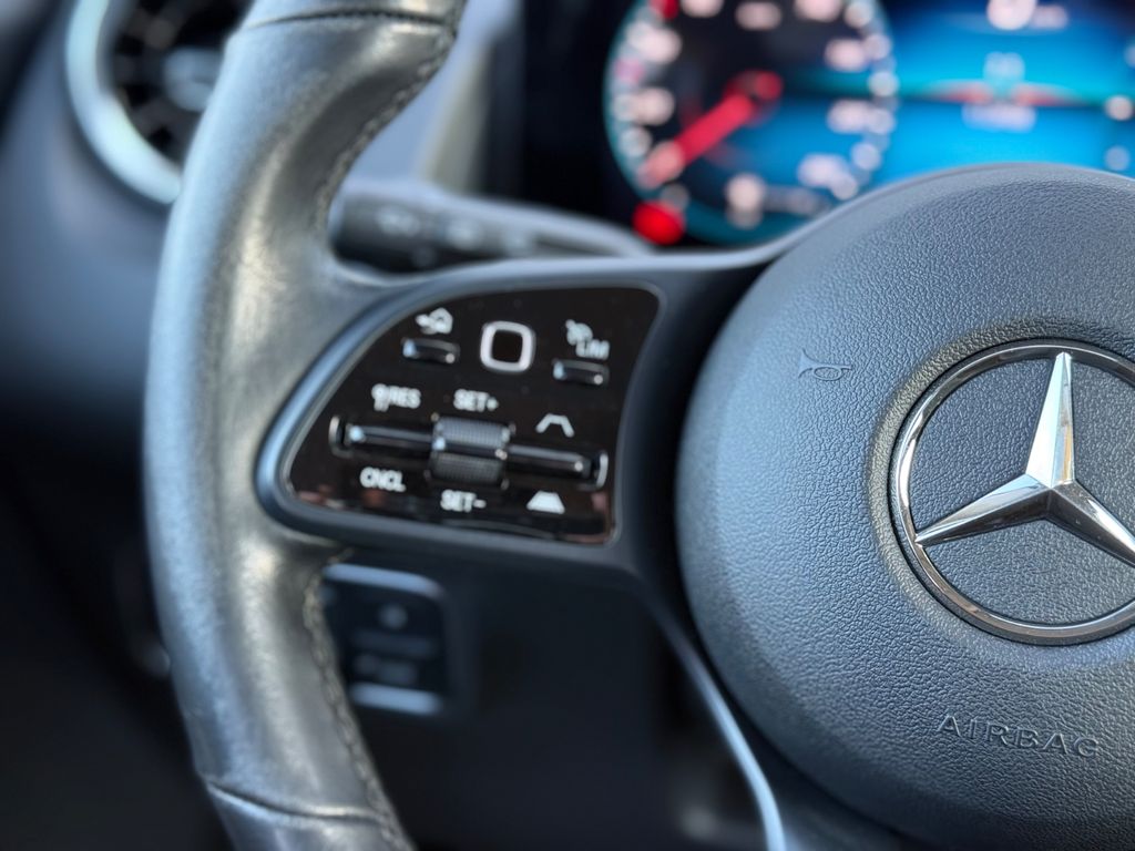 Mercedes-Benz GLB 200 2022