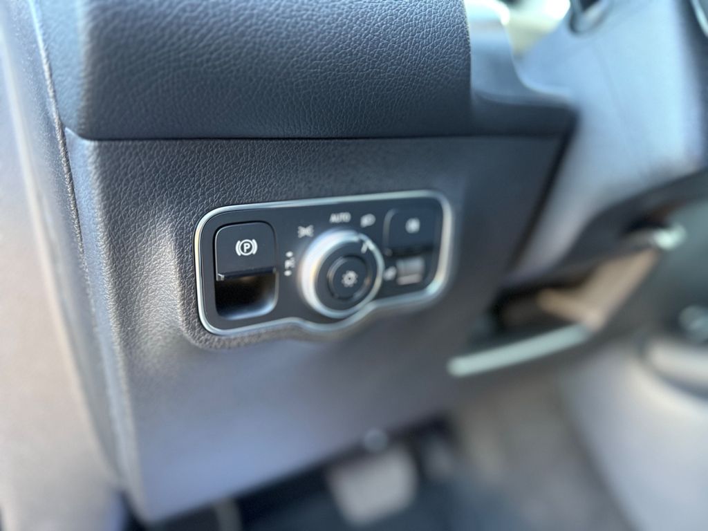 Mercedes-Benz GLB 200 2022