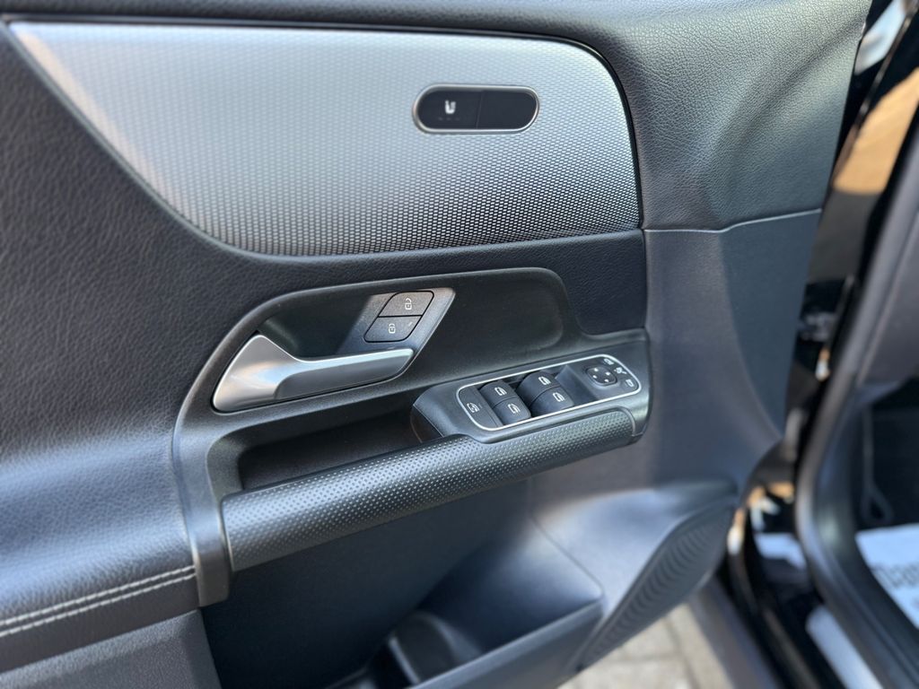 Mercedes-Benz GLB 200 2022