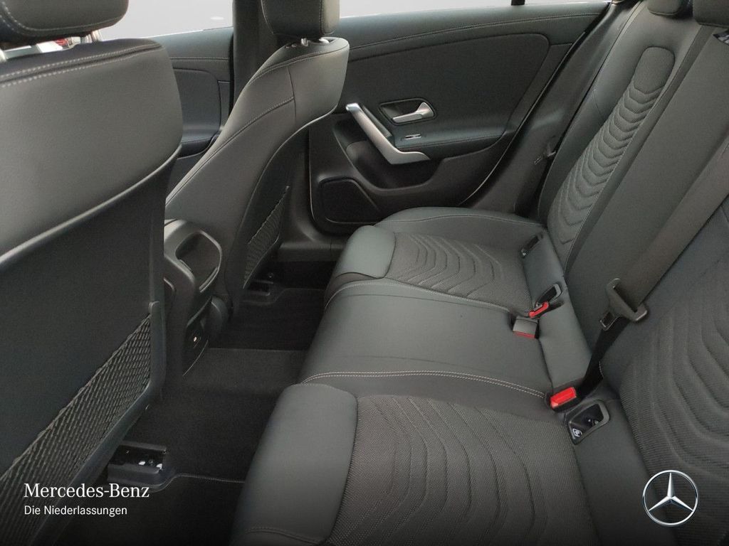 Mercedes-Benz CLA 180 2025