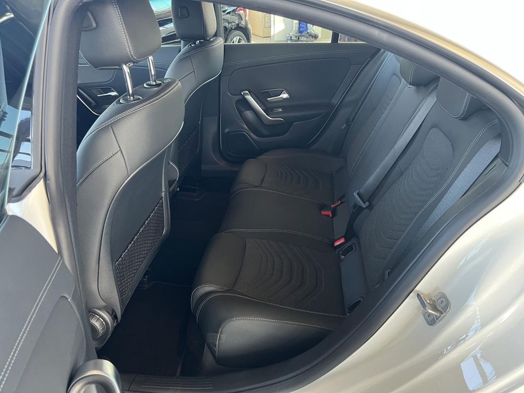 Mercedes-Benz CLA 180 2025