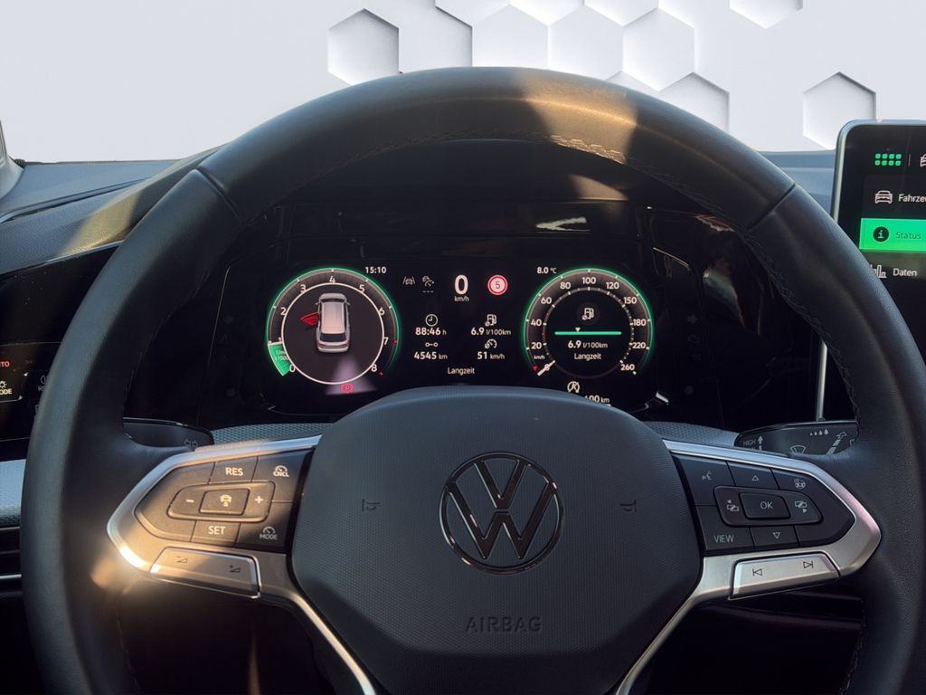 Volkswagen Golf 2024