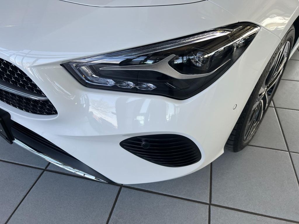 Mercedes-Benz CLA 180 2025