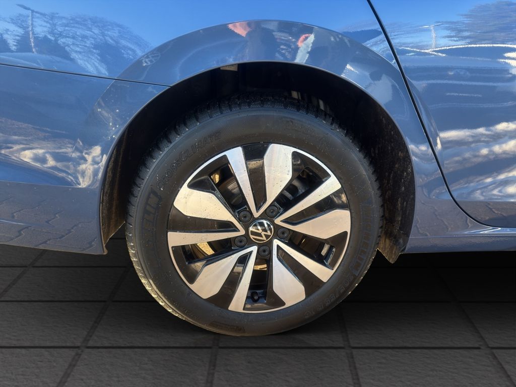 Volkswagen Golf 2024