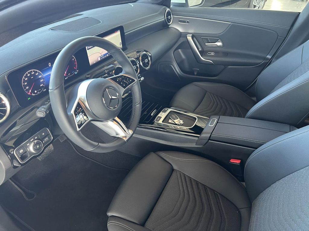 Mercedes-Benz CLA 180 2025