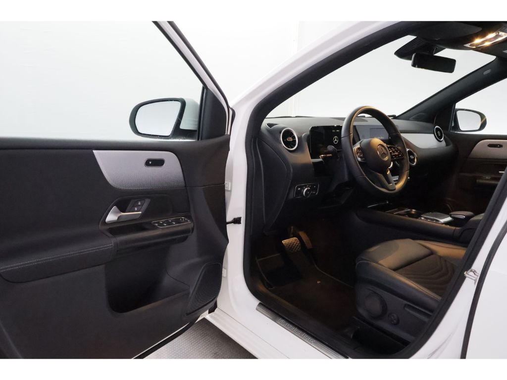 Mercedes-Benz B 200 2021