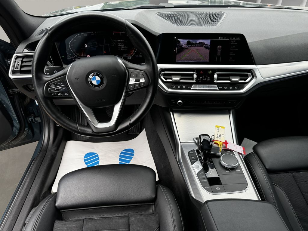 BMW 318 2021