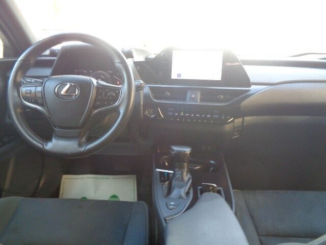 Lexus UX 2022