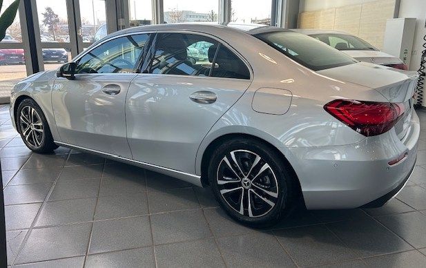 Mercedes-Benz A 200 2025
