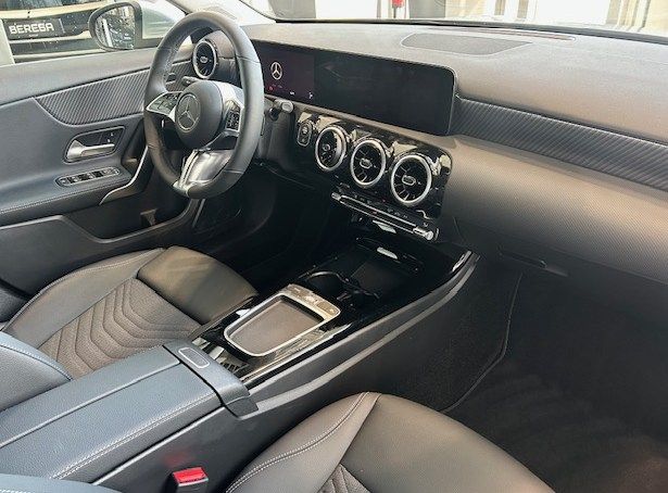 Mercedes-Benz A 200 2025