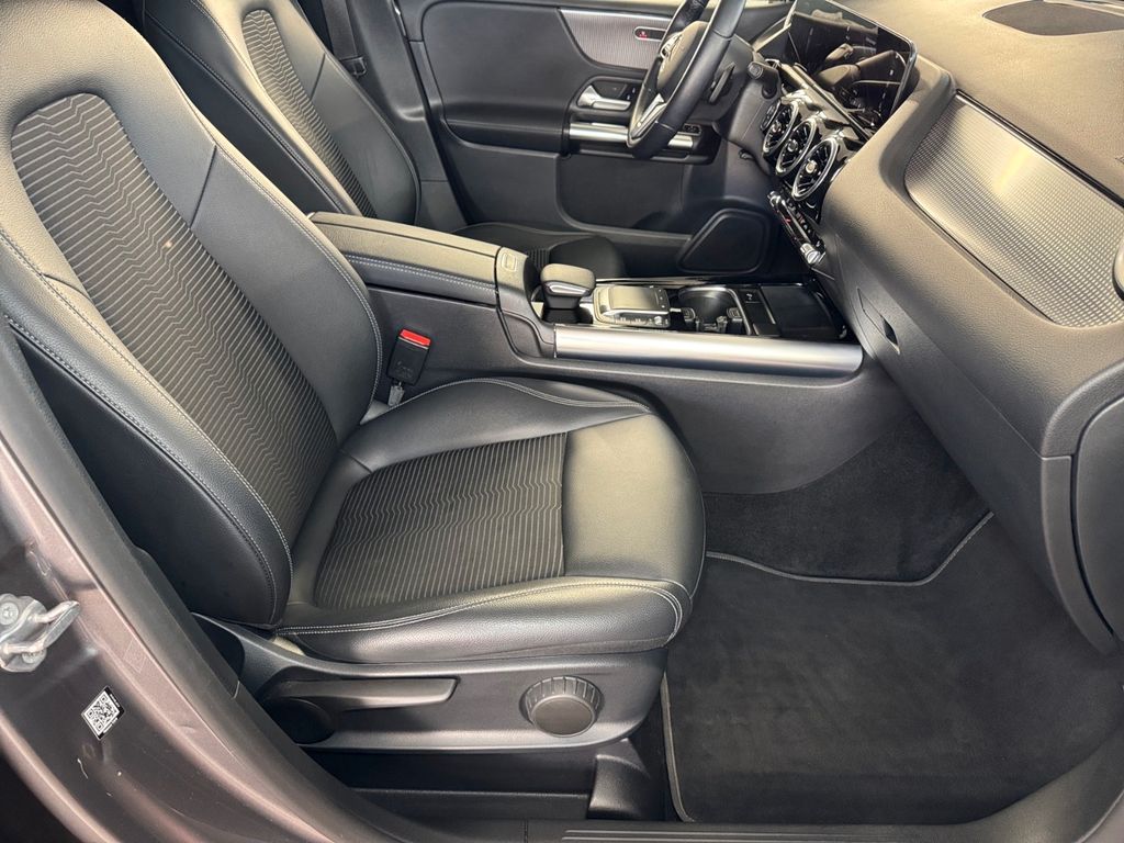 Mercedes-Benz B 200 2022