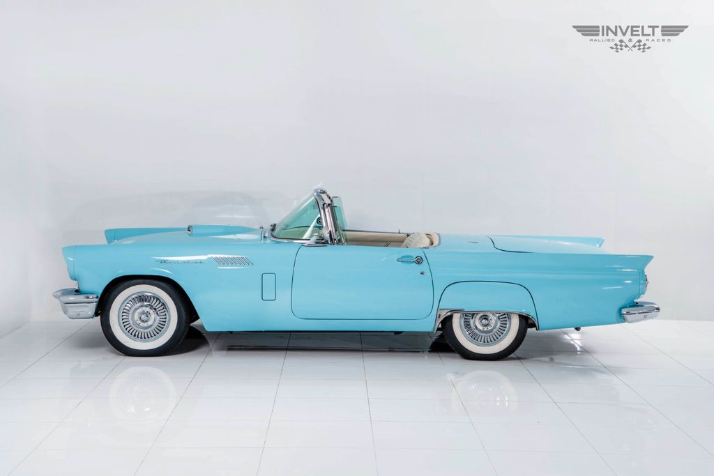 Ford Thunderbird 1957