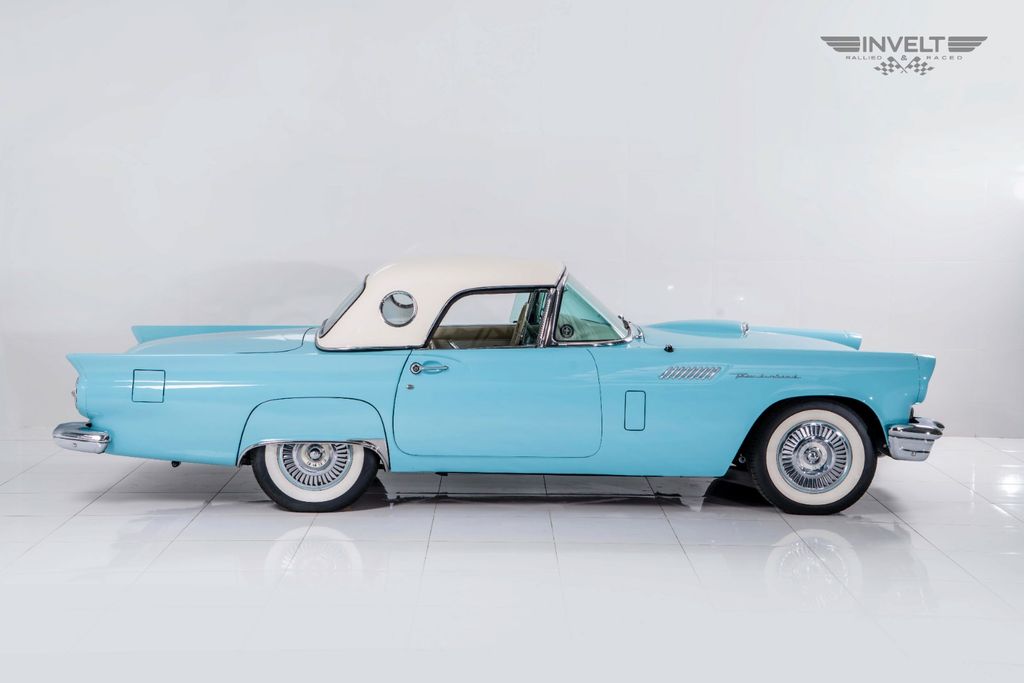 Ford Thunderbird 1957