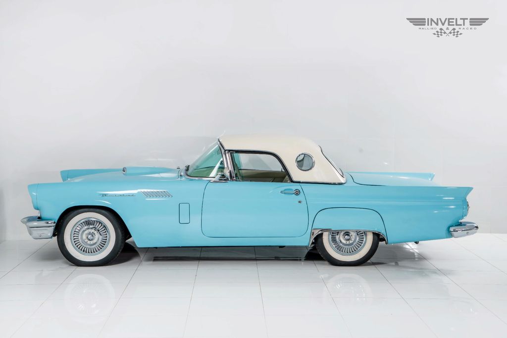 Ford Thunderbird 1957