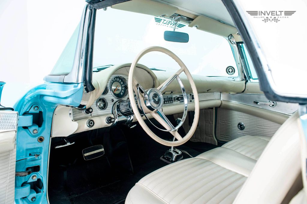 Ford Thunderbird 1957