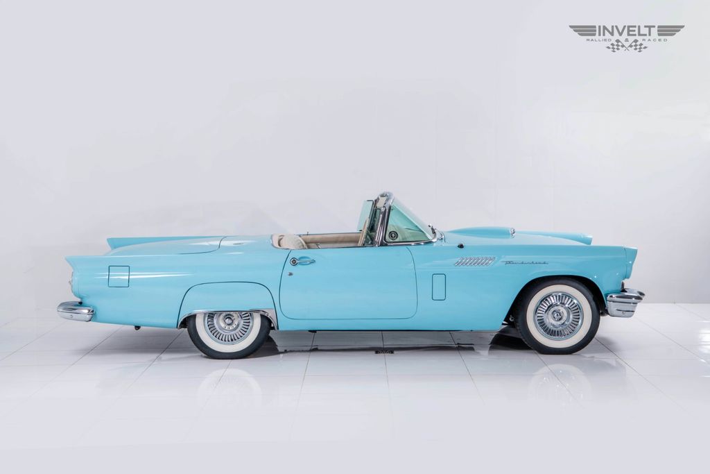 Ford Thunderbird 1957