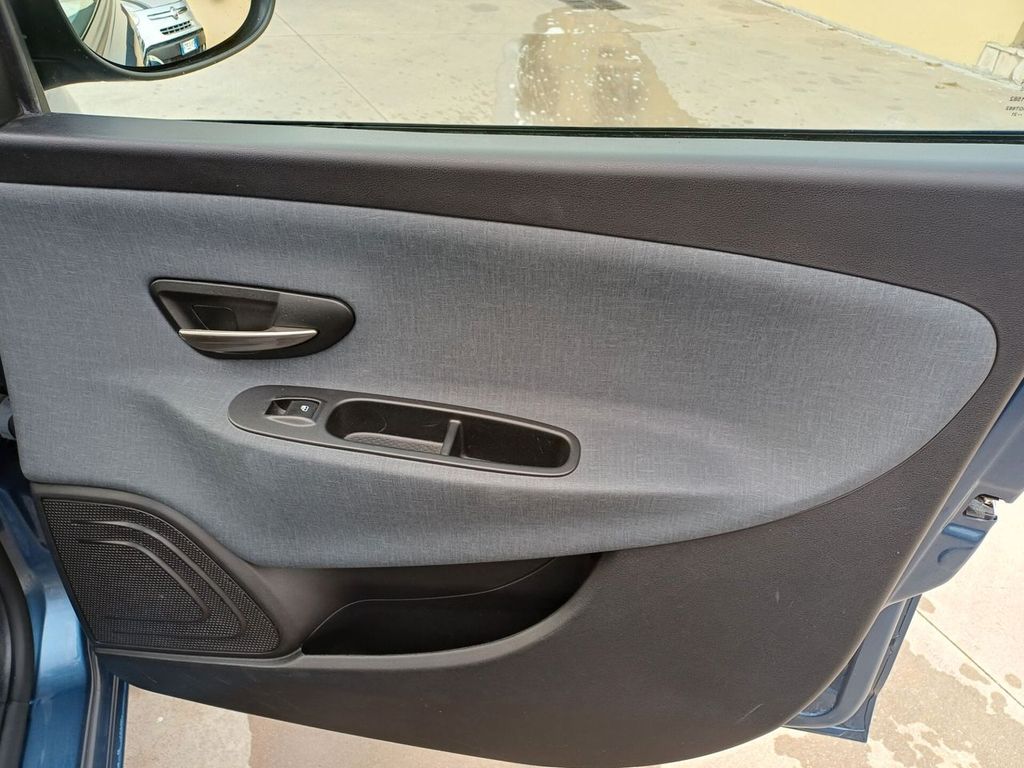Lancia Ypsilon 2022