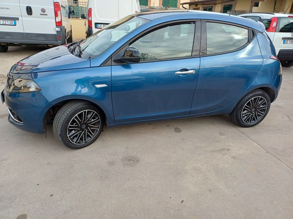 Lancia Ypsilon 2022