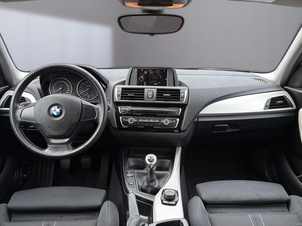 BMW 118 2015