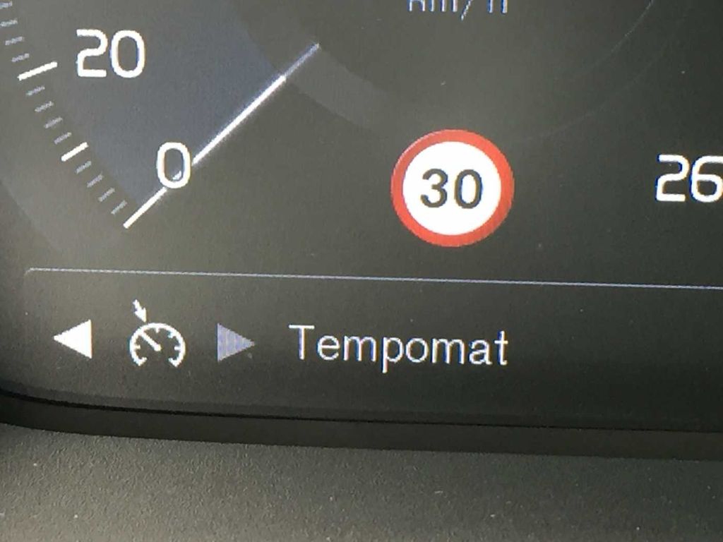 Volvo XC40 2024