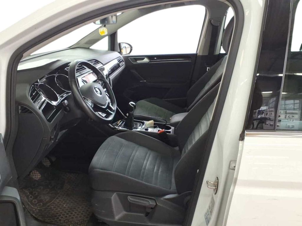 Volkswagen Touran 2021