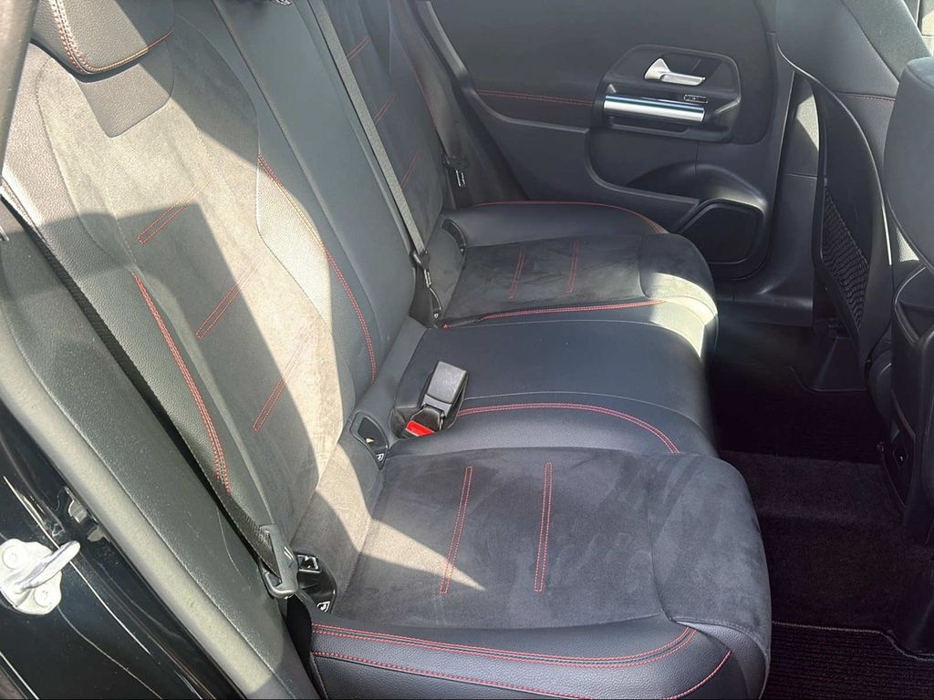 Mercedes-Benz B 250 2022