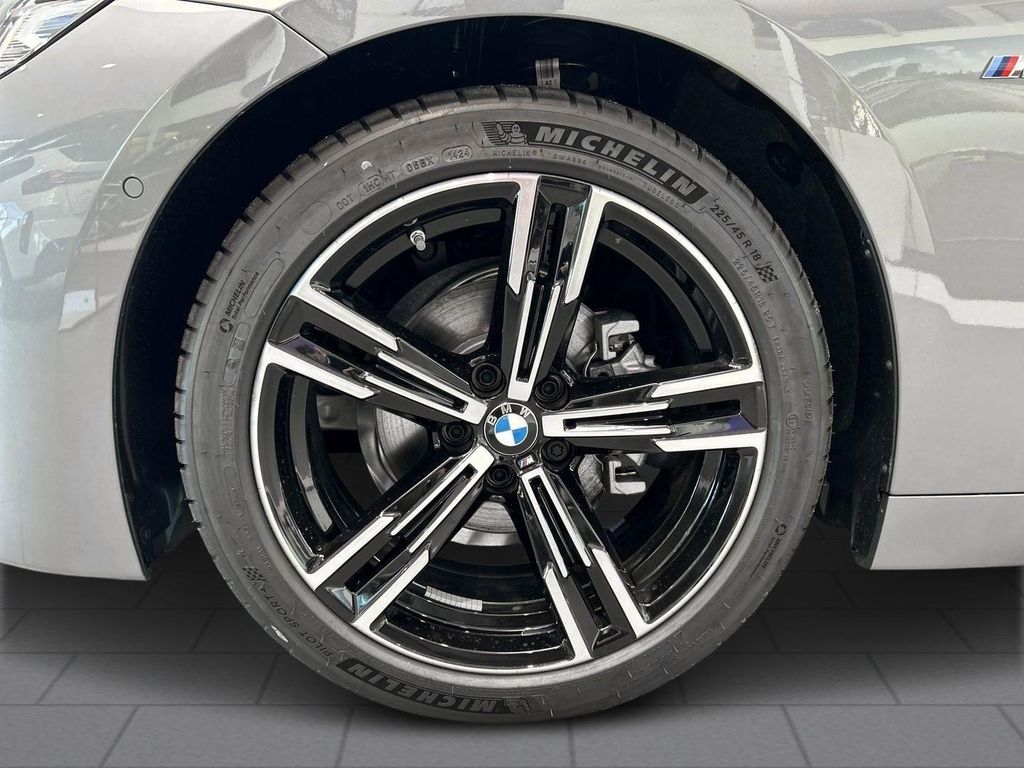BMW 218 2025