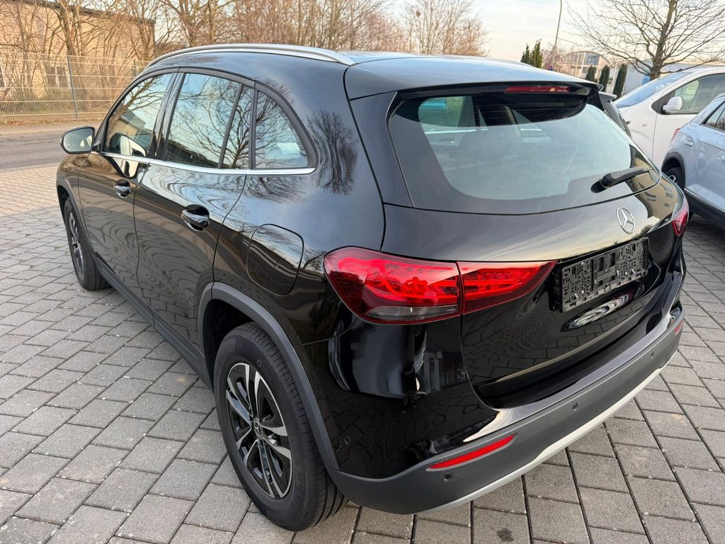 Mercedes-Benz GLA 200 2023