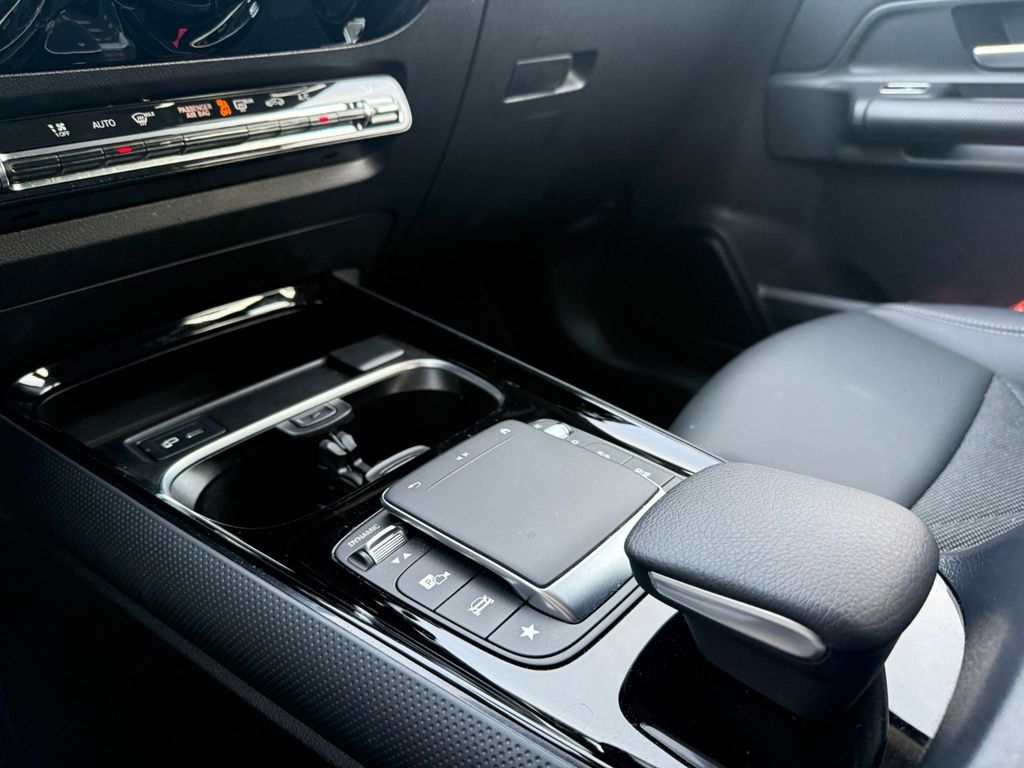 Mercedes-Benz GLA 200 2023