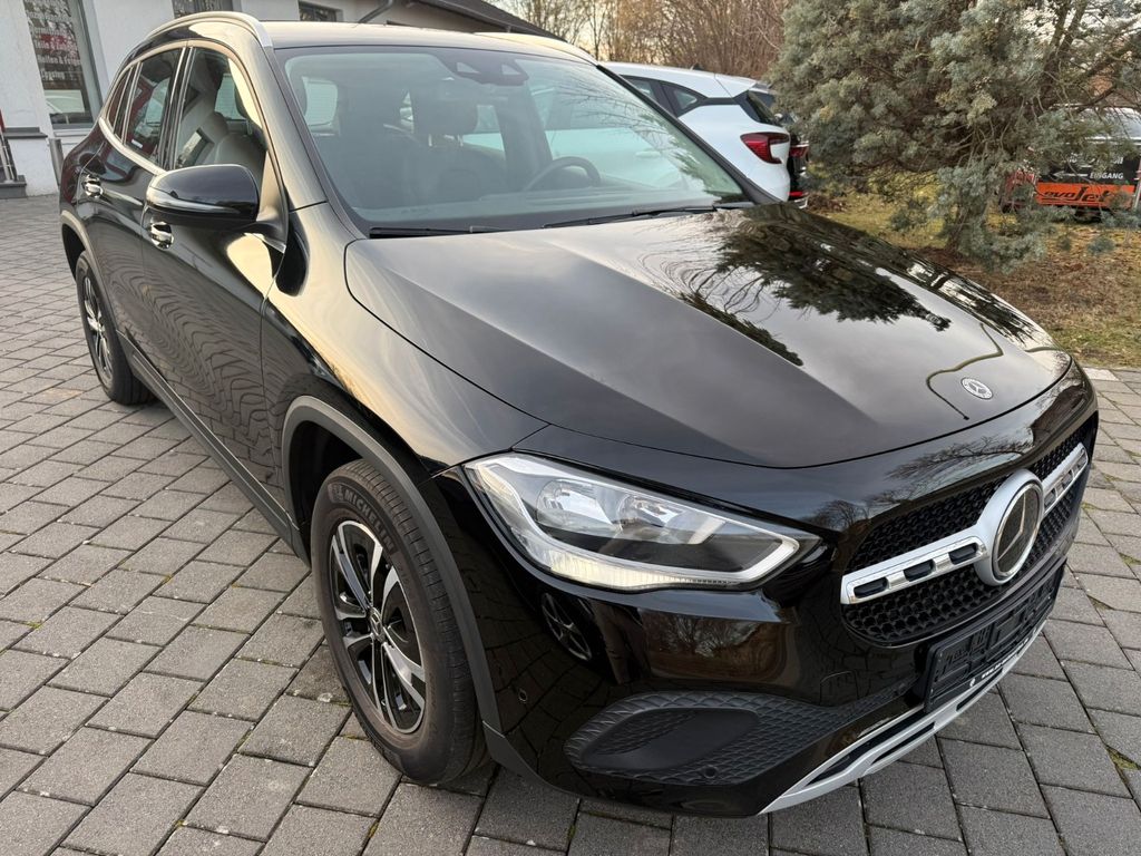 Mercedes-Benz GLA 200 2023