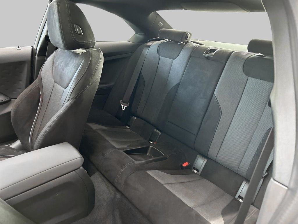 BMW 218 2025