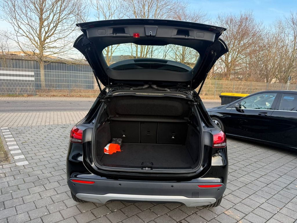 Mercedes-Benz GLA 200 2023